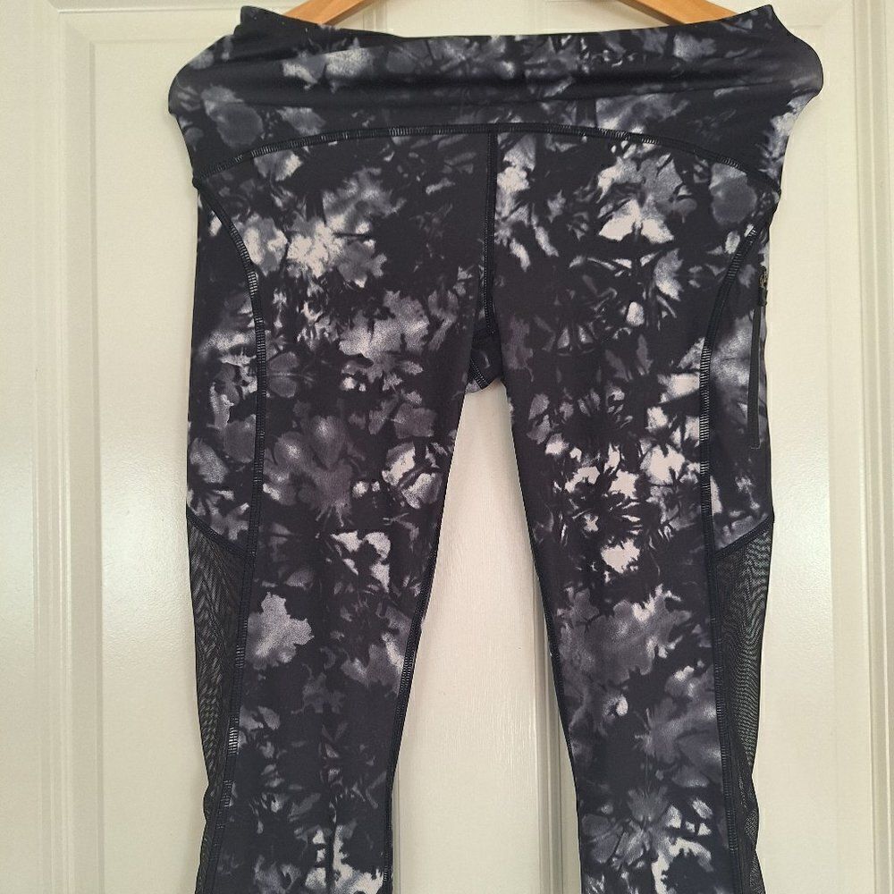 Lululemon Athletica crop Black Align Print Leggings size 6